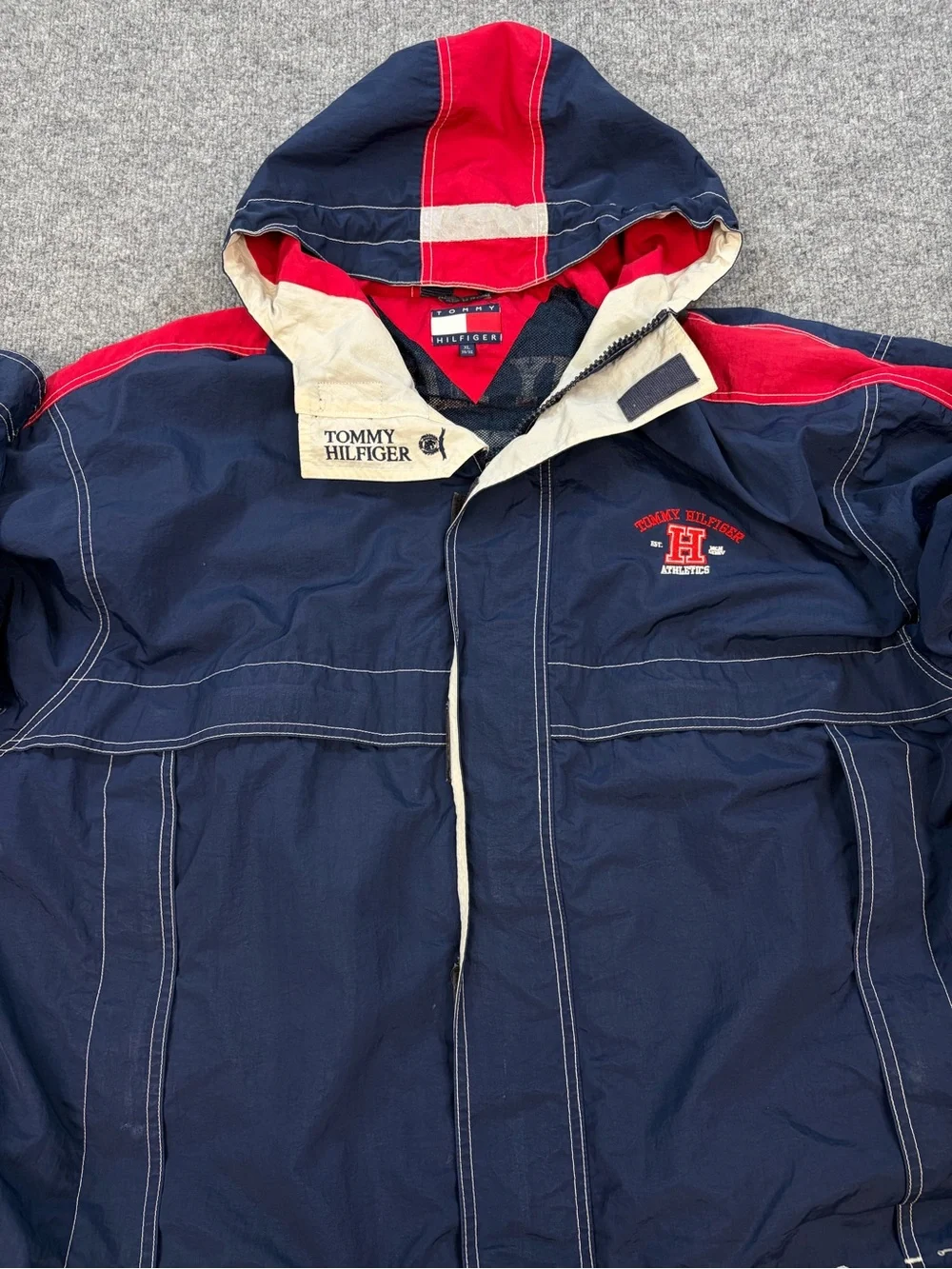 VTG 90s Tommy Hilfiger Athletics Hooded Windbreaker Jacket XL Navy Red Gorpcore